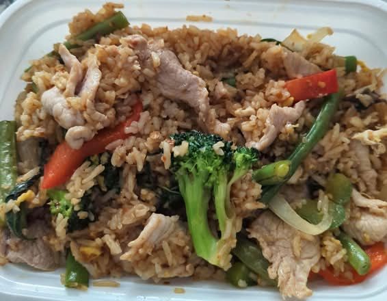 Basil fried rice with pork, broccoli and peppers